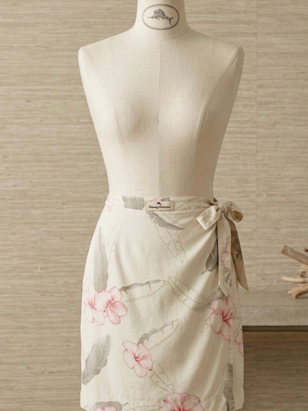 Vintage Tommy Bahama XS 100% silk Cream Floral Tie-Wrap look Mini Skirt